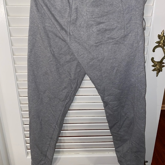 Y-3
tapered drawstring track pants size XS - Picture 2 of 4